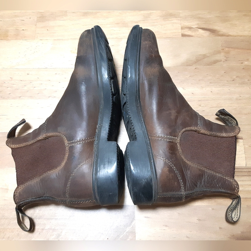 Blundstone Brown Leather Chelsea Ankle Boots - Picture 15 of 15
